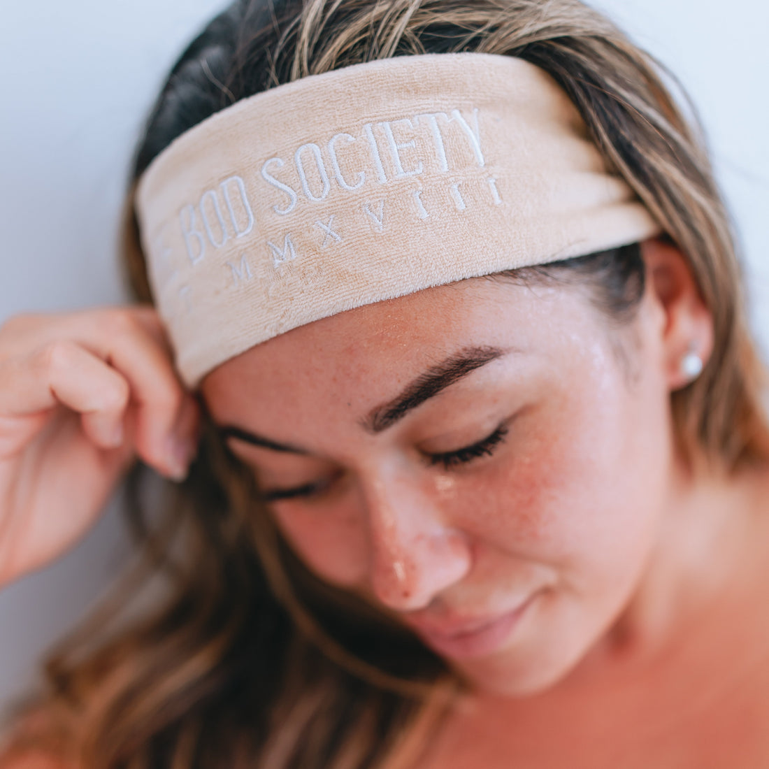 Velvet Skincare and Makeup Headband | Natural, Vegan and Cruelty-free Skincare